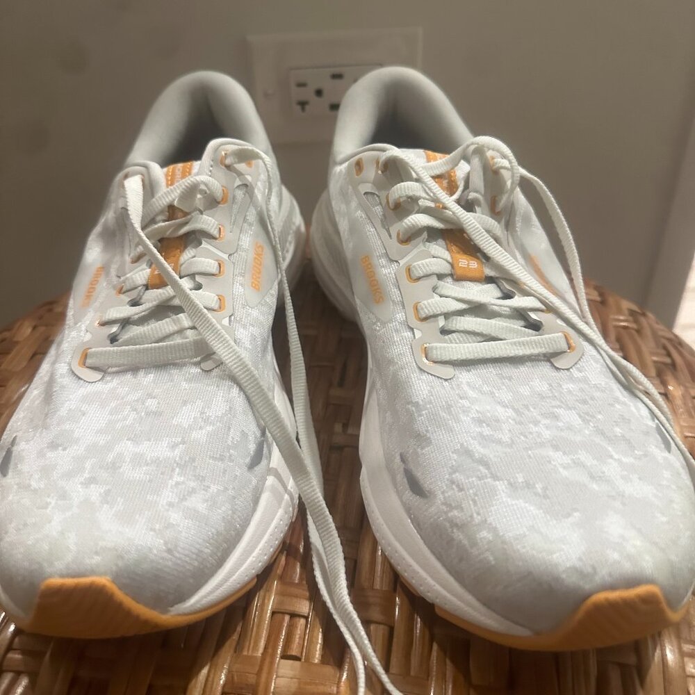 Brooks Men Adrenaline Size 9